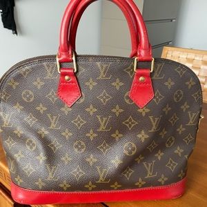 Louis Vuitton Alma Handbag❤️